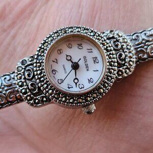 Golden Quartz Ladies Wristwatch Silver Tone Analog Women Watch